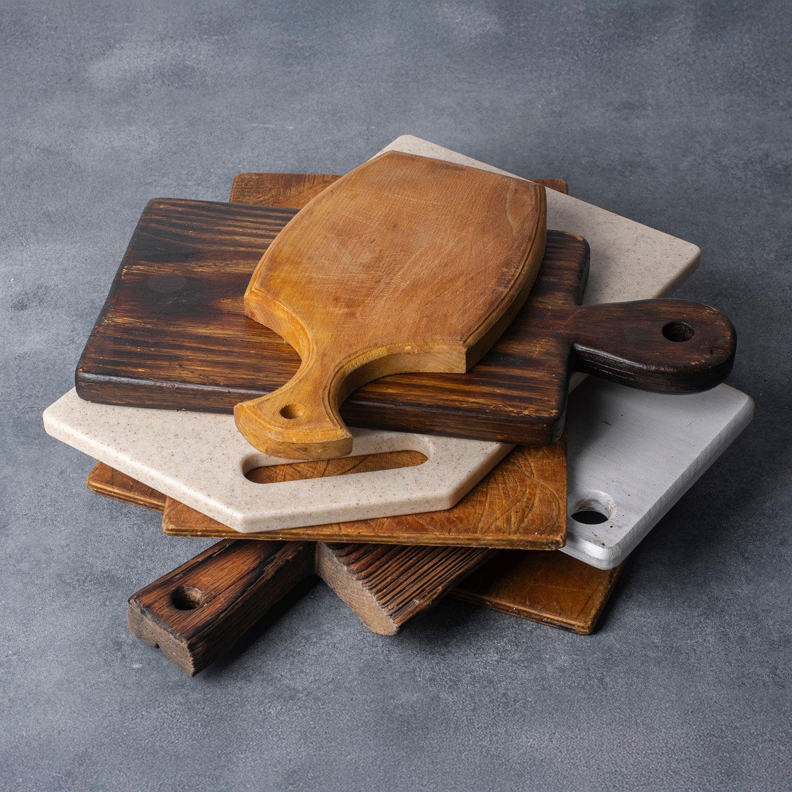 “Wood or Plastic?” A Food Safety Expert on the Cutting Board Debate